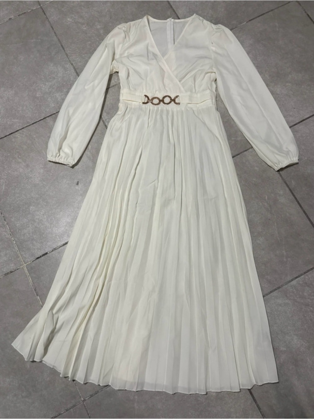 Elegant Ivory Long Sleeve Pleated Maxi Dress